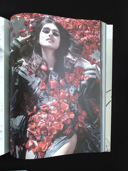 CR FASHION BOOK [25] N25 Fall/Winter 2024 (多封面)