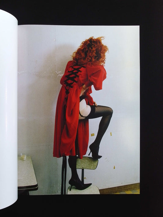 CR FASHION BOOK [26] N26 Spring/Summer 2025 (三封面)